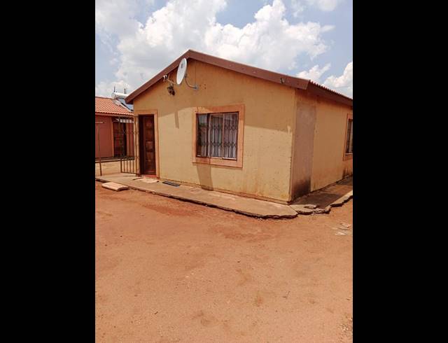 2 BEDROOM HOUSE FOR SALE IN ZONKIZIZWE